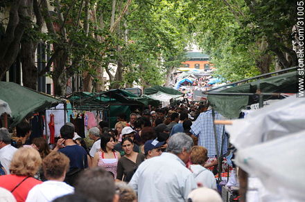Tristan Narvaja market fair - Department of Montevideo - URUGUAY. Photo #31005