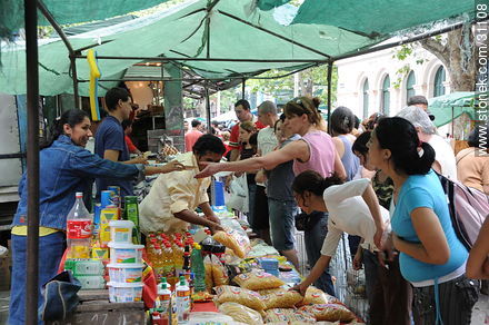 Tristan Narvaja market fair. Grocery post. - Department of Montevideo - URUGUAY. Foto No. 31108