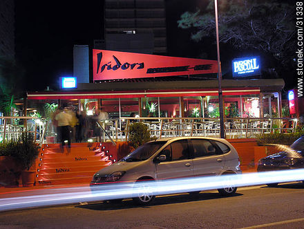 Restaurante Isidora en la rambla de Punta del Este - Punta del Este y balnearios cercanos - URUGUAY. Foto No. 31338