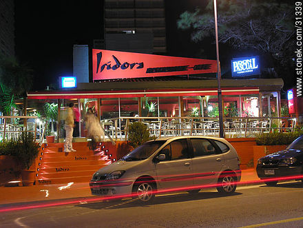 Restaurante Isidora en la rambla de Punta del Este - Punta del Este y balnearios cercanos - URUGUAY. Foto No. 31339
