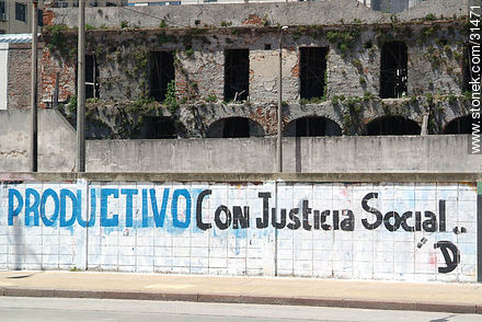 Productivo con justicia social - Departamento de Montevideo - URUGUAY. Foto No. 31471