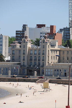 Playa Ramírez y el edificio Mercosur - Departamento de Montevideo - URUGUAY. Foto No. 31512