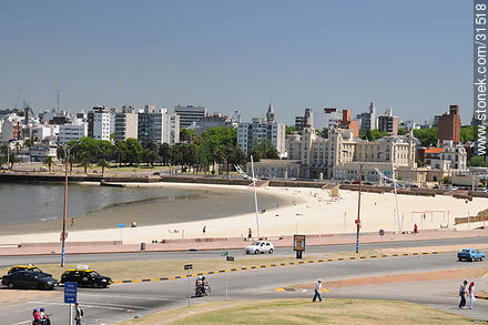 Playa Ramírez y el edificio Mercosur - Departamento de Montevideo - URUGUAY. Foto No. 31518