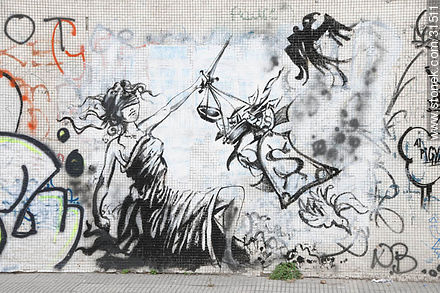 Graffiti in Montevideo - Department of Montevideo - URUGUAY. Foto No. 31511