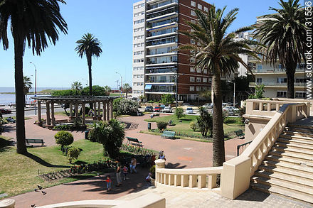 Plaza Gomensoro - Departamento de Montevideo - URUGUAY. Foto No. 31556