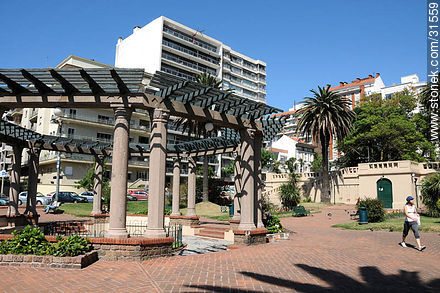 Plaza Gomensoro - Departamento de Montevideo - URUGUAY. Foto No. 31559