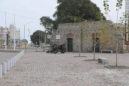 Plaza de Las Bóvedas - Departamento de Montevideo - URUGUAY. Foto No. 31572