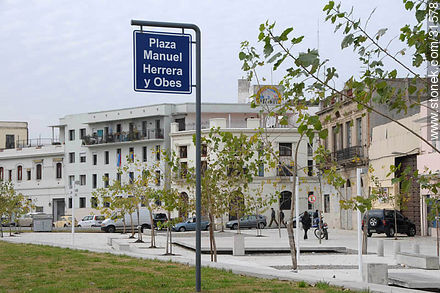 Plaza Manuel Herrera y Obes - Departamento de Montevideo - URUGUAY. Foto No. 31578