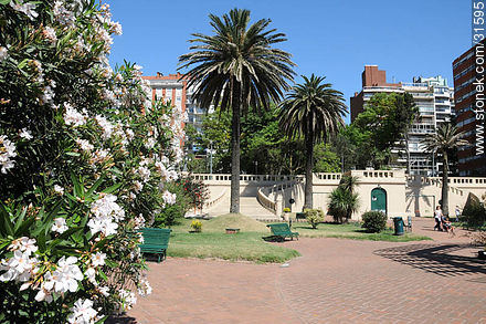 Plaza Gomensoro - Departamento de Montevideo - URUGUAY. Foto No. 31595