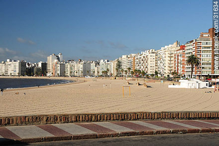 Pocitos beach - Department of Montevideo - URUGUAY. Photo #31634