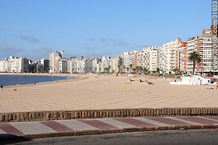 Pocitos beach - Department of Montevideo - URUGUAY. Photo #31633