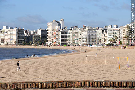 Pocitos beach - Department of Montevideo - URUGUAY. Photo #31635