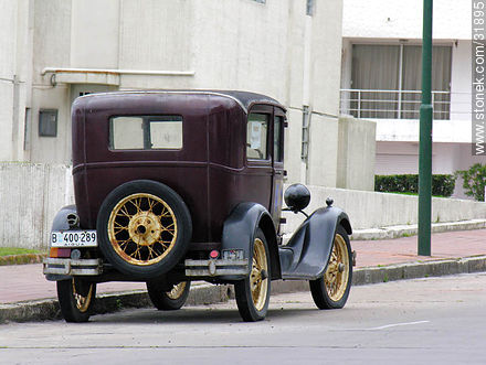 Old Ford in Calle 20 - Punta del Este and its near resorts - URUGUAY. Photo #31895