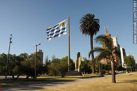 Plaza de la Bandera - Department of Montevideo - URUGUAY. Photo #31881