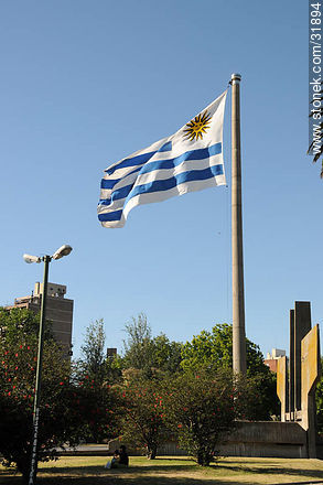 Plaza de la Bandera - Department of Montevideo - URUGUAY. Photo #31894