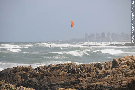 Kite-surfing in La Barra. - Punta del Este and its near resorts - URUGUAY. Photo #31794