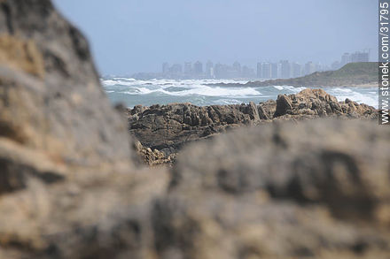 Punta del Este a lo lejos, desde La Barra. - Punta del Este y balnearios cercanos - URUGUAY. Foto No. 31795
