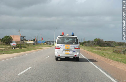 Móvil de policía caminera - Punta del Este y balnearios cercanos - URUGUAY. Foto No. 31961