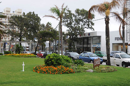 Calle 20 El Remanso. Edificio Il Campidoglio - Punta del Este y balnearios cercanos - URUGUAY. Foto No. 32019