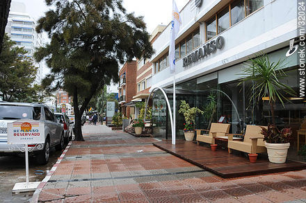 Calle 20. Hotel Remanso. - Punta del Este y balnearios cercanos - URUGUAY. Foto No. 32024