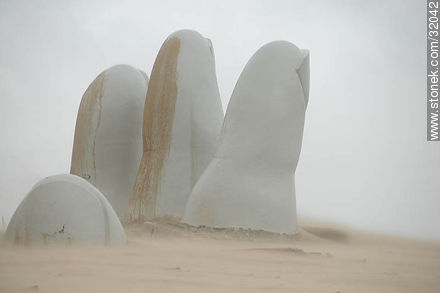 Sand storm in Playa Brava - Punta del Este and its near resorts - URUGUAY. Photo #32042