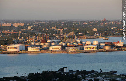 ANCAP refinery - Department of Montevideo - URUGUAY. Photo #32003