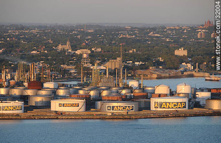ANCAP refinery - Department of Montevideo - URUGUAY. Photo #32004