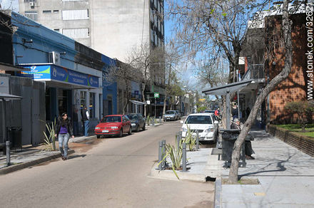 Streets of Tacuarembó city: 18 de julio st. - Tacuarembo - URUGUAY. Foto No. 32621