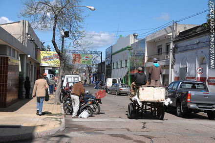 Calle de Tacuarembó - Departamento de Tacuarembó - URUGUAY. Foto No. 32627