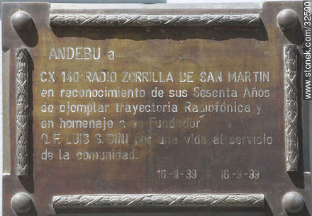 Placa de Andebu por 60 años de trayectoria de Radio Zorrilla - Departamento de Tacuarembó - URUGUAY. Foto No. 32590