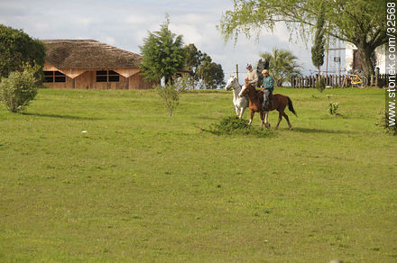 Riding by the fields - Tacuarembo - URUGUAY. Photo #32568