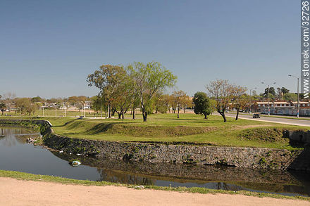 Parque lineal. Miguelete stream. - Department of Montevideo - URUGUAY. Foto No. 32726