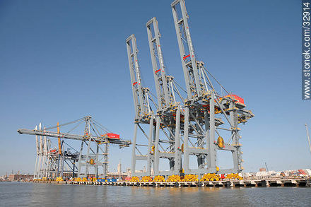 Port of Montevideo - Department of Montevideo - URUGUAY. Photo #32914