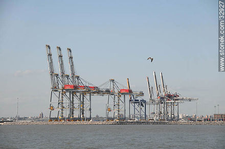 Port of Montevideo - Department of Montevideo - URUGUAY. Photo #32927