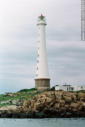 Isla de Lobos lighthouse. - Punta del Este and its near resorts - URUGUAY. Foto No. 32979