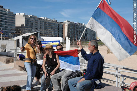 Frenteamplistas en la rambla de Pocitos - Departamento de Montevideo - URUGUAY. Foto No. 33083