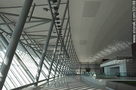 Planta superior del nuevo aeropuerto internacional de Carrasco - Departamento de Canelones - URUGUAY. Foto No. 33198