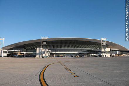 Aeropuerto internacional de Carrasco desde la pista previo a su inauguración en 2009 - Departamento de Canelones - URUGUAY. Foto No. 33235