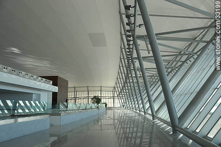Planta superior del nuevo aeropuerto internacional de Carrasco - Departamento de Canelones - URUGUAY. Foto No. 33199