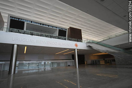 Main hall of the new Carrasco airport, 2009. - Department of Canelones - URUGUAY. Photo #33214