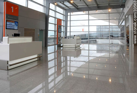 Carrasco International Airport, boarding area. - Department of Canelones - URUGUAY. Photo #33563