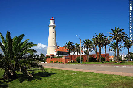 Punta del Este lighthouse - Punta del Este and its near resorts - URUGUAY. Photo #33993