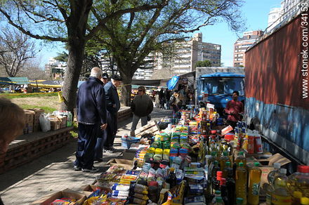 Villa Biarritz market fair.  - Department of Montevideo - URUGUAY. Foto No. 34153