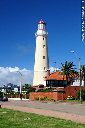 Punta del Este lighthouse - Punta del Este and its near resorts - URUGUAY. Photo #34001