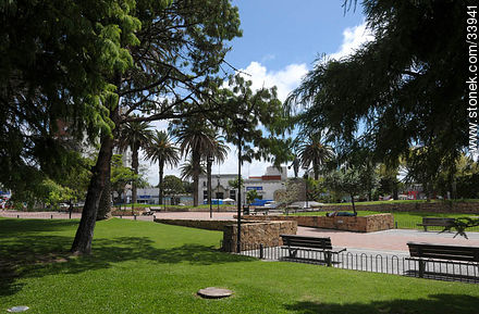 Plaza de Maldonado - Departamento de Maldonado - URUGUAY. Foto No. 33941