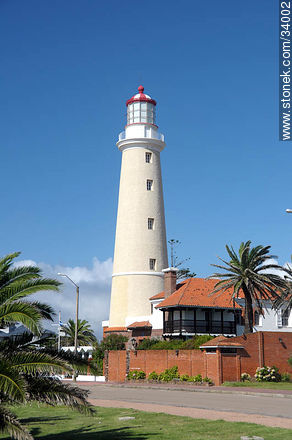 Punta del Este lighthouse - Punta del Este and its near resorts - URUGUAY. Photo #34002