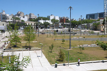 Parque Seregni. Vista desde la calle Daniel Muñoz. - Departamento de Montevideo - URUGUAY. Foto No. 34422