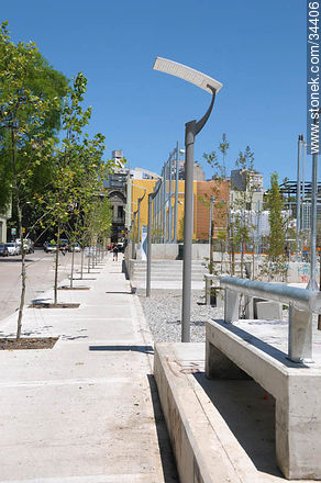 Parque Seregni. Calle Joaquín Requena. - Departamento de Montevideo - URUGUAY. Foto No. 34406