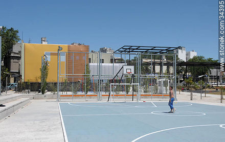 Plaza Seregni.  - Departamento de Montevideo - URUGUAY. Foto No. 34395