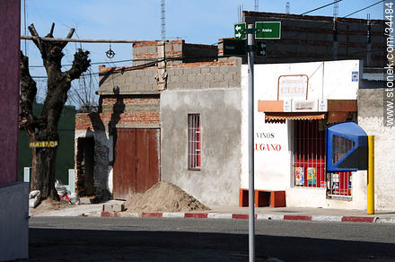 Esquina de Ansina y Rincón. - Departamento de San José - URUGUAY. Foto No. 34484
